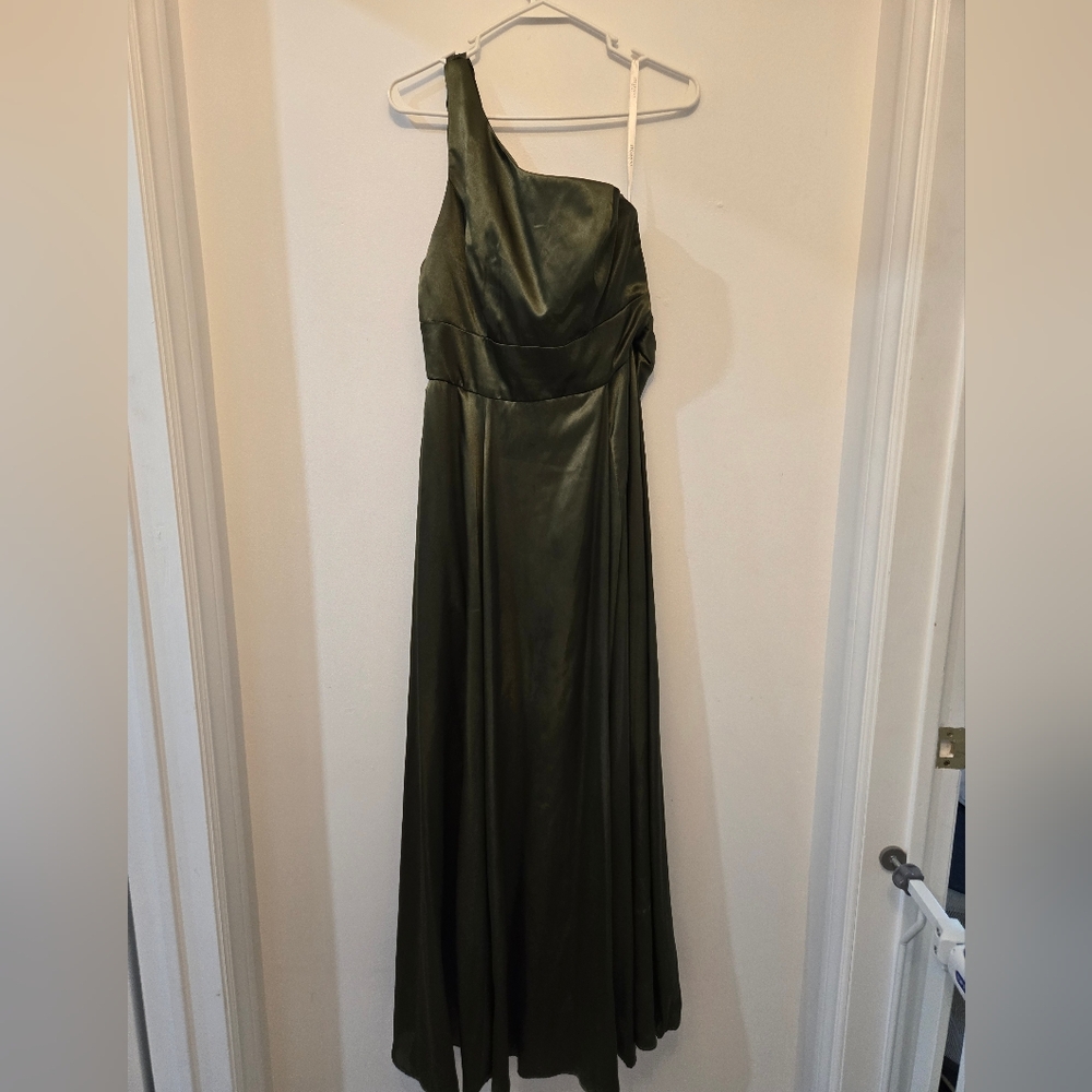 Elegant One-Shoulder Green Wedding Dress